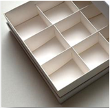 Коробка для конфет ЛЮКС с окном БАБОЧКА 160*160*45 (под 9 шт) (красная матовая/белая), арт.051821