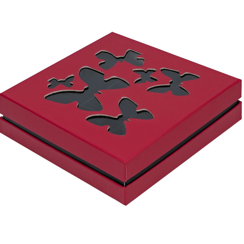 Коробка для конфет ЛЮКС с окном БАБОЧКА 180*180*45 (16) (красная матовая/черная матовая), арт.051941
